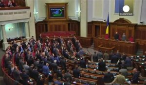 Le Parlement destitue Viktor Ianoukovitch