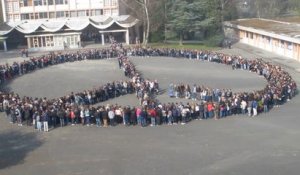 Arras: Flash mob au lycée Guy Mollet