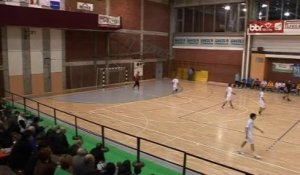 Denis Tot marque un but du milieu du terrain / Championnat Croate Handball