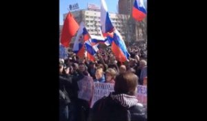 Ukraine : nouvelle manifestation à Donetsk contre un gouvernement jugé "illégitime"