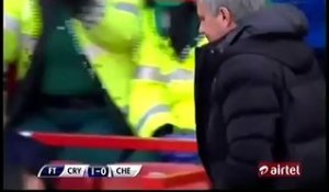 Mourinho engueule un ramasseur