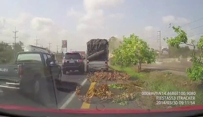 Un camion Radio commandé tir et tracte un un gros 4x4 - Vidéo Dailymotion