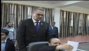 Algérie:Abdelaziz Bouteflika vote en fauteuil - 17/04