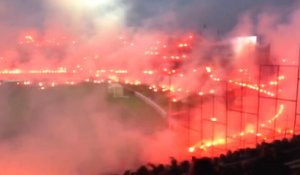 Fumis de dingue lors du match PAOK Salonique - Olympiakos