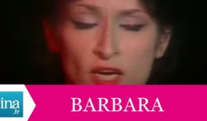 Barbara "L'homme en habit rouge" (live officiel) - Archive INA