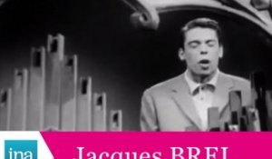 Jacques Brel " La valse à mille temps" (live officiel) - Archive INA