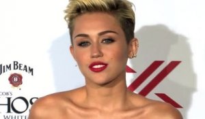 Miley Cyrus obtient un ordre de restriction contre un homme délirant