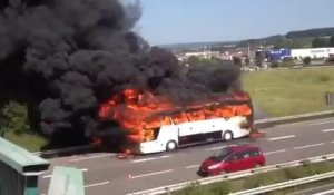 Un bus en feu sur la N57  à Épinal