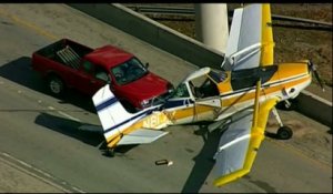 Un petit avion entre en collision avec deux voitures au Texas