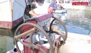 Temps Fête sur Douarnenez. Démonstration de plongée en scaphandriers pieds-lourds