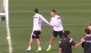 Cristiano Ronaldo force James Rodriguez à venir faire le toro avec lui