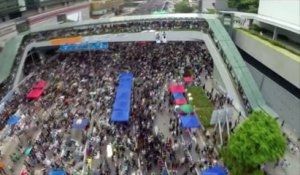 Hong Kong : un drone filme la démonstration de force des manifestants