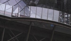 La Tour Eiffel dévoile son nouveau plancher de verre