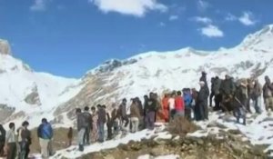 Tempête de neige meurtrière dans l'Himalaya