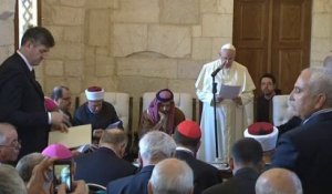 Le pape François appelle juifs et musulmans à travailler ensemble pour la paix