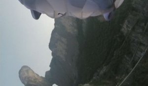 Grande compétition de « wingsuit » en Chine