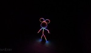 Costume Minnie Mouse en LED en couleur pour sa fille