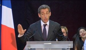 Sarkozy juge son quinquennat "sans violence, sans drame"