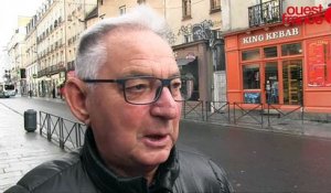 Les supporters des Bleus attendent leurs idoles devant l'hôtel Balthazar à Rennes