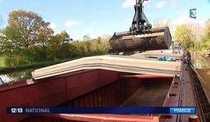 "Le pélican" relance le transport fluvial sur le canal latéral à la Loire
