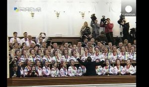 Première session du Parlement ukrainien largement pro-occidental