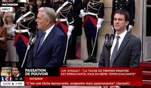 Passation des pouvoirs : Jean-Marc Ayrault et Manuel Valls à Matignon