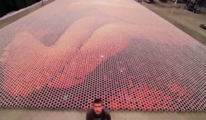 Plus grande mosaïque d'eau du monde : 1100 m2 de gobelets!