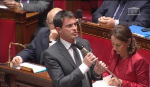 Valls: Jacques Barrot "manquera à la vie politique française"