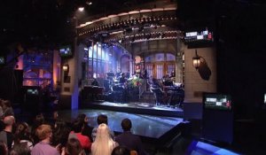 James Franco et Seth Rogen dévoilent leurs photos privées pendant le SNL - VO