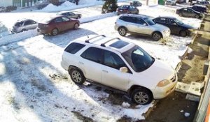 Sortir de sa place de parking n'a jamais été aussi compliqué, jamais !