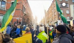 Manifestation contre la fin de la gratuité de l'eau en Irlande