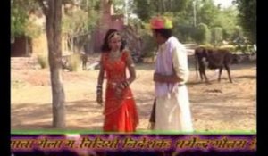 Dhar Math Kudu Balma Panghat Mai Ne ||Rajasthani Traditional Dance Video|| Hit Bhajan 2014