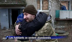 Ukraine : près de Donetsk, le désespoir des derniers habitants