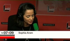 Le Billet de Sophia Aram : "Amour, gloire et UMP"