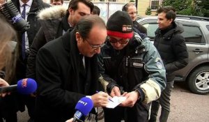 Hollande poursuit sa reconquête des Français à Saint-Pierre et Miquelon