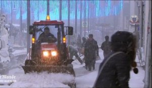 Une tempête de neige paralyse Moscou