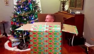 Un soldat revenu d’Afghanistan fait la plus belle surprise à sa famille : caché dans un cadeau!