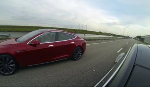 La nouvelle Tesla  défonce l'ancienne : Model S P85D (691HP) vs P85 (415HP)