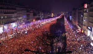 Paris fête 2015 avec un spectacle son et lumière