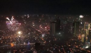 Feu d'artifice du nouvel an au dessus de Manille : magique!