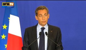 Sarkozy: "Notre démocratie est attaquée nous devons la défendre sans faiblesse", après l'attentat à Charlie Hebdo