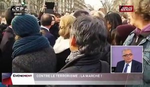 François Hollande salue la famille Charlie Hebdo (11/01/2015)