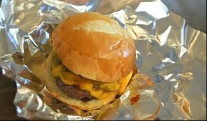 Burger sur le gril - le burger et ses calories - le 18/01/15 sur France 5