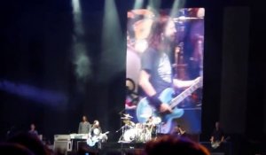 Crazy Foo Fighters live in Chile -The crowd sings all the songs!