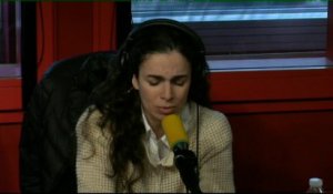 Yael Naim chante "Overgrown" de James Blake a cappella dans "Boomerang"