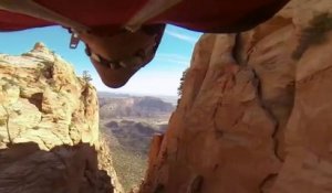 GoPro : Marshall Miller traverse un canyon étroit en wingsuit
