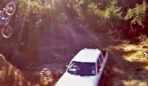 GoPro : Kelly McGarry replaque un backflip au-dessus un camion
