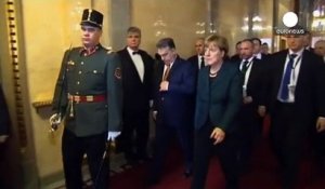 A Budapest, Merkel critique la démocratie "illibérale" de Orban