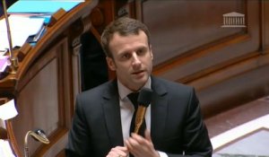 Emmanuel Macron chahuté à l'Assemblée nationale avant le vote de sa loi