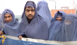 Afghanistan : ils manifestent en burqa pour défendre la cause des femmes